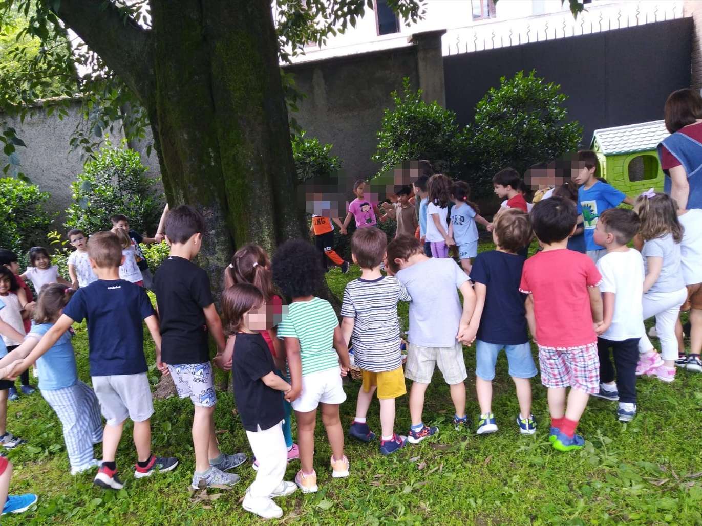 Merenda in giardino